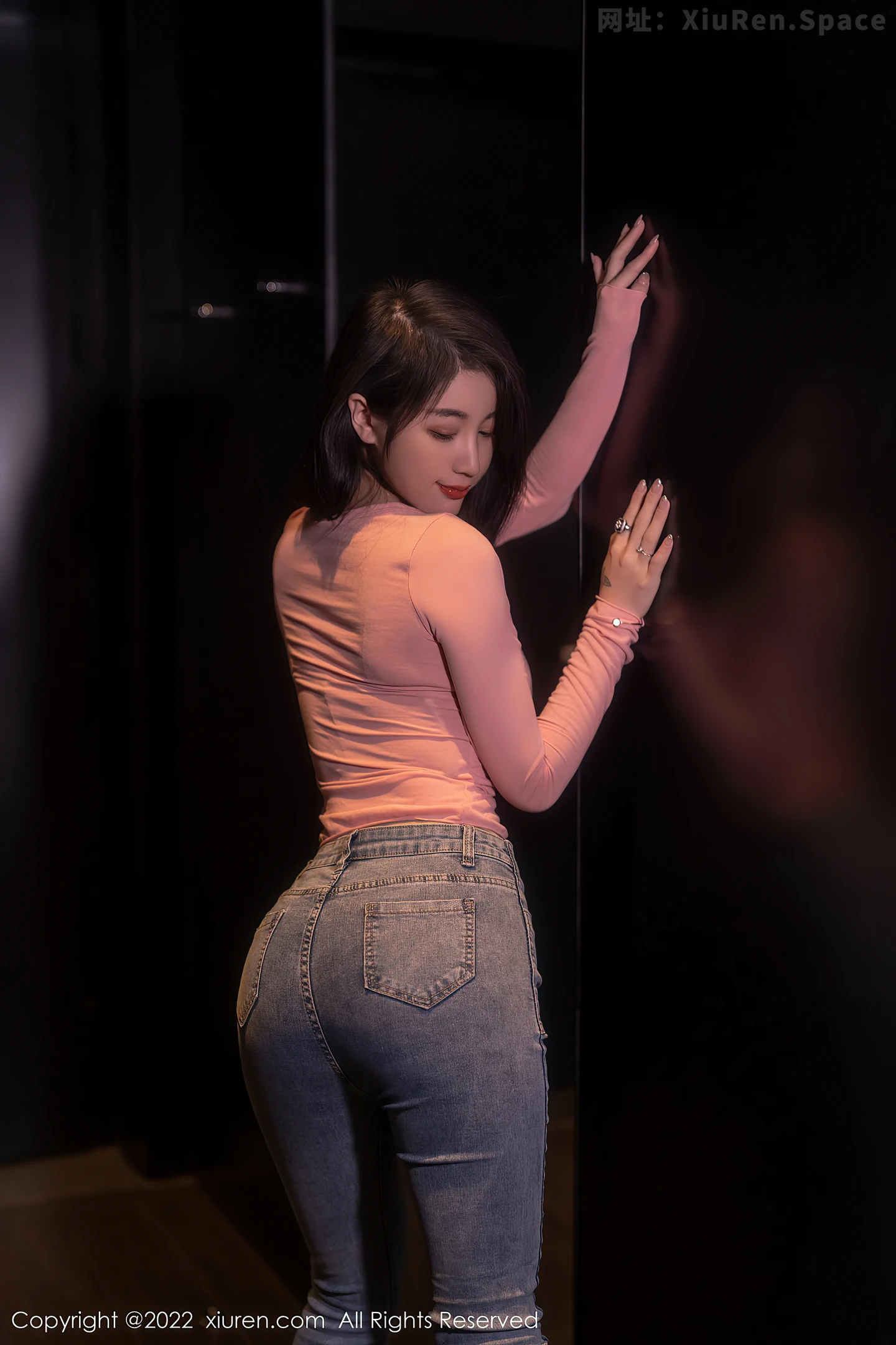 图片[5]-[XiuRen秀人网] VOL.5506 模特美七Mia西双版纳旅拍粉色上衣配牛仔裤露性感内衣诱惑写真65P-秀人网官方网站